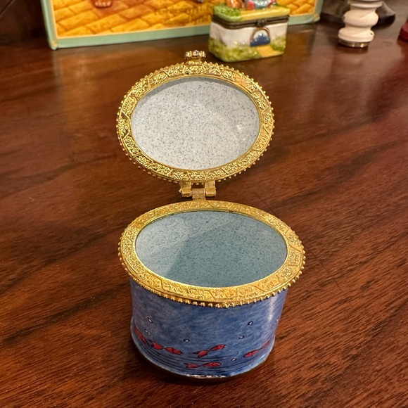 Roll of Ribbon Stamps “Trinket Box” Ceramic - Picture 3 of 7